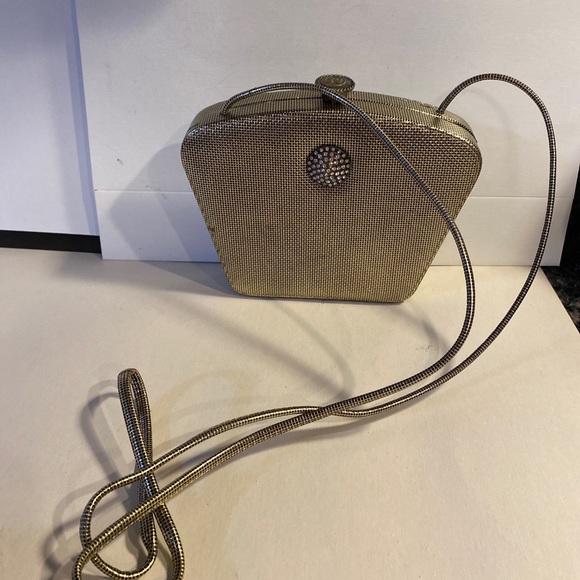 Albert Nipon Gold Textured Leather Crossbody Shoulder Bag rhinestone medallion - Picture 9 of 11